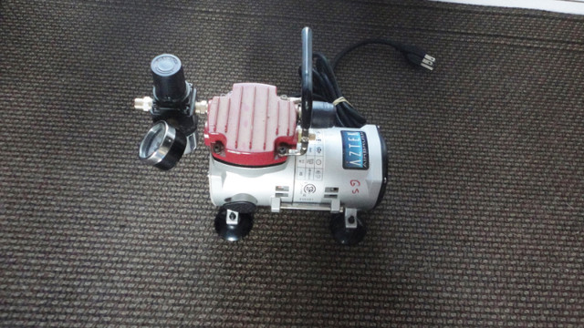 Testors Aztek AC200 Compact Airbrush Compressor 50202A Moisture in Hobbies & Crafts in Ottawa