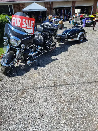 Motorcycle Trailer Motorcycle is a 2006 Yamaha Royal Star Venture 1300 CC 4 Cylinder Water cool engi...