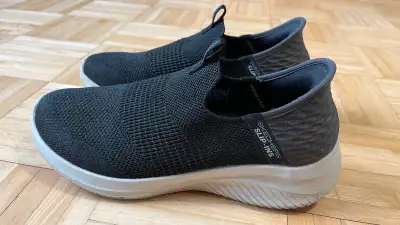Women’s Sketchers Slip-ins size 8W, View more