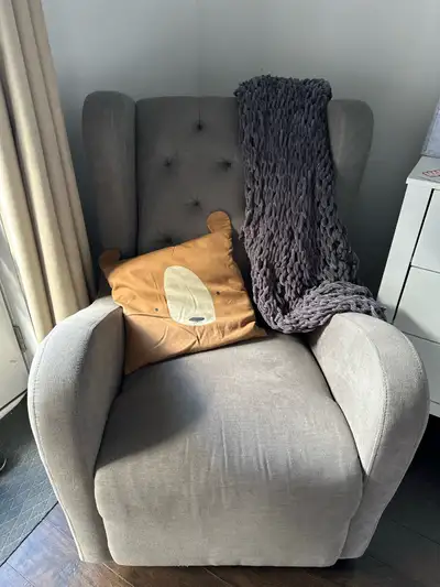 Very good condition. Colour: grey Measurements in photos. Tufted back cushion. Soft fabric perfect f...