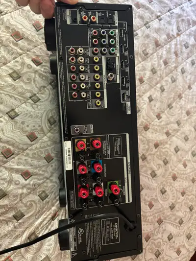 I’mSelling just the amp. It powers up , we used to use it but I have another unit now. No need for t...
