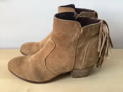 Women's ESPANA Suede Fringed Ankle Boots Side Zip Size 8, View more