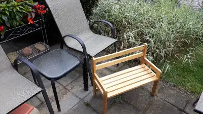 Pick up in Port Hope near 401. (20 minutes east of Bowmanville). No delivery. This solid hardwood Ch...