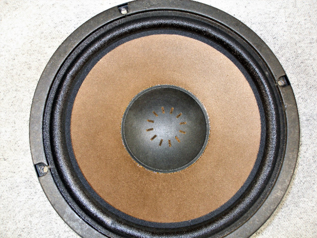 1 x Sansui Woofer 10 pouces (W-145) (SP-1200) in Speakers in Laval / North Shore