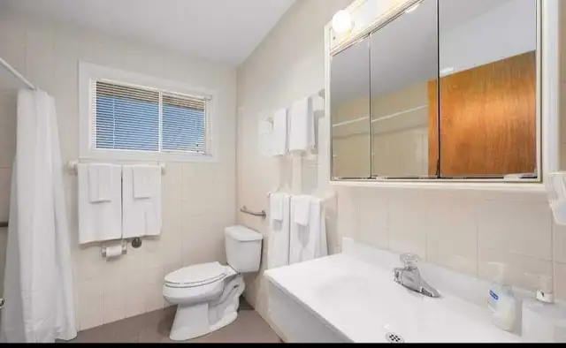 Room for Rent near Trent University Female Students only. in Room Rentals & Roommates in Peterborough - Image 5