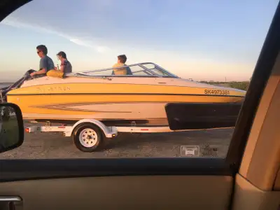 2000 Glastron Boat GX 180 Open bow 8 Passenger 18ft 1998 EZ Loader Trailer 1999 175 HP outboard John...
