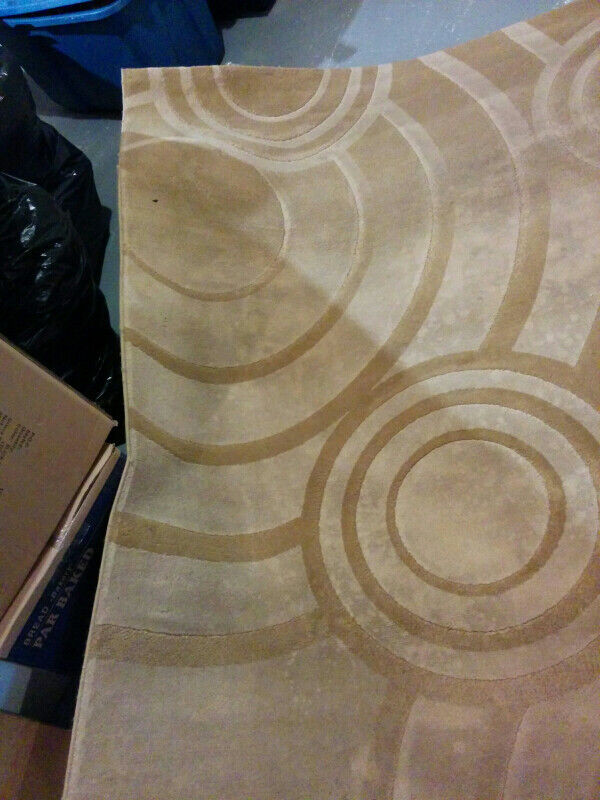 Tapis beige 9'8'' x 6' 6'' dans Tapis et moquettes  à Laval/Rive Nord - Image 4