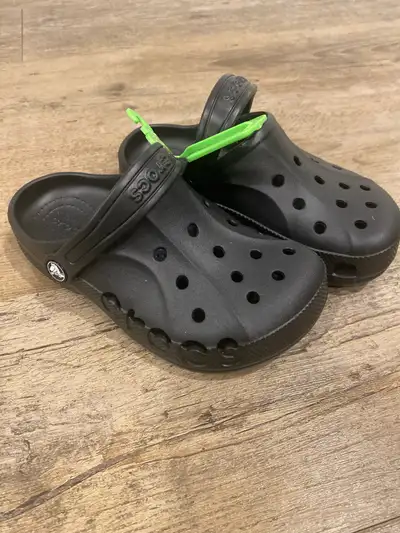 Black Crocs Kids size J2, View more