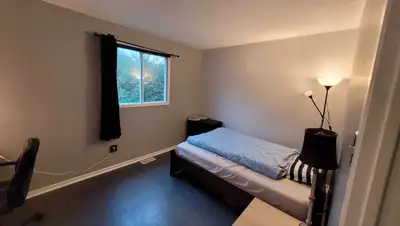 Spacious room in a beautiful house in Kanata, June 15