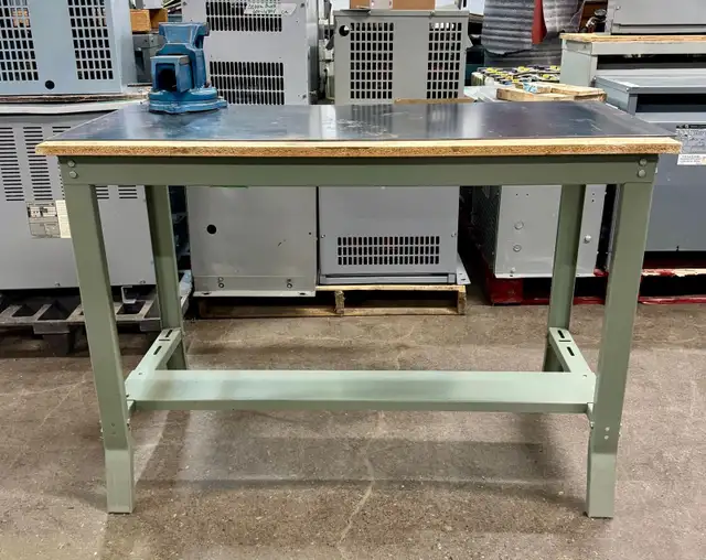 Heavy-Duty Wooden Workbench with Steel Plate & 125mm Vise in Tool Storage & Benches in City of Toronto - Image 6