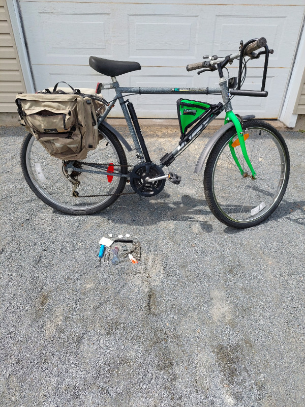 Vélo hybride adulte, Stone Mountain dans Randonnée, ville et hybrides  à Saint-Hyacinthe