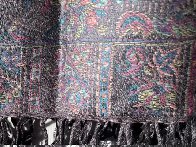 Paisley Print Women's Scarf! in Women's - Tops & Outerwear in Calgary - Image 6
