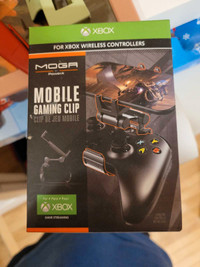 Moga gaming clip for Xbox controller to cell phone