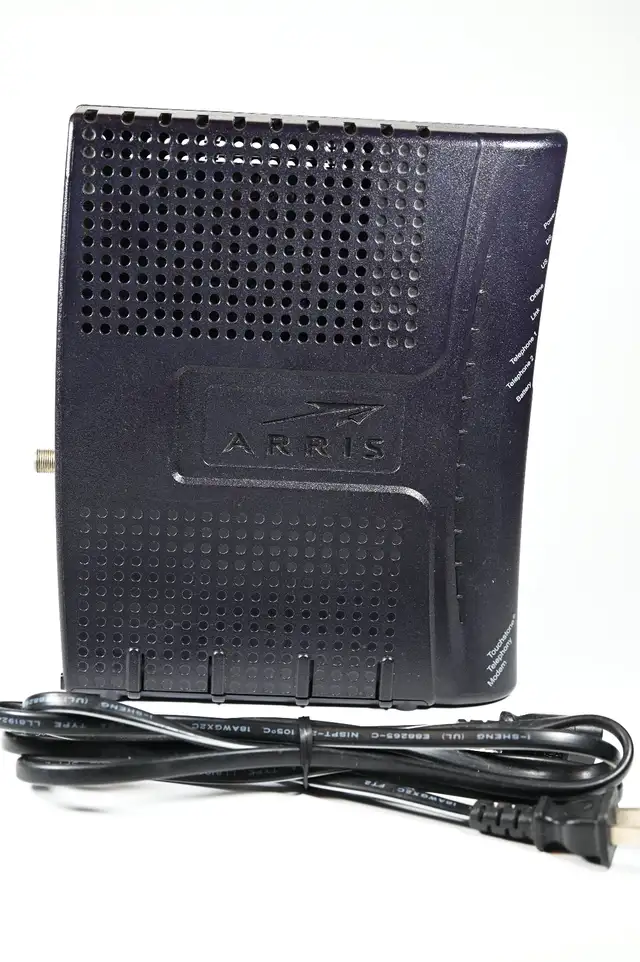 Arris TM602G/115 Touchstone Telephony Modem w/Integrated Battery in Networking in City of Toronto - Image 3