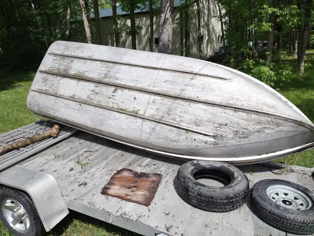 14' aluminum fishing boat in Powerboats & Motorboats in Winnipeg - Image 5