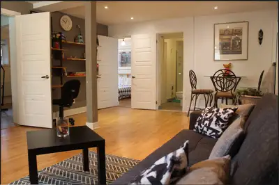Beautiful and large fully furnished appartement - 2 large bedrooms, parking included. 8 minutes walk...