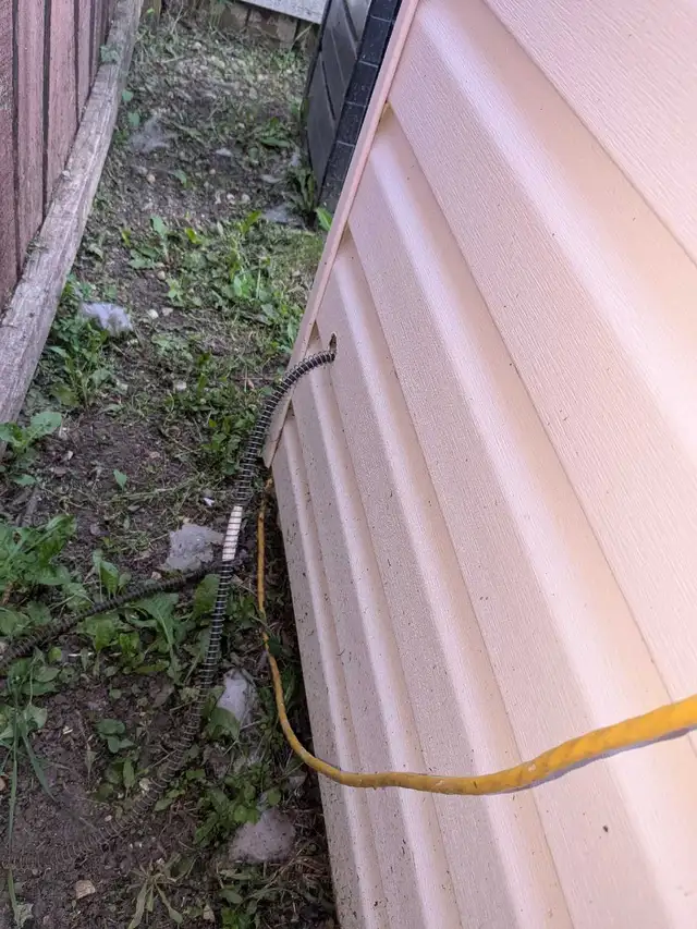 Dog House Large Custom Built (Used 10 years old) in Accessories in Saskatoon - Image 7