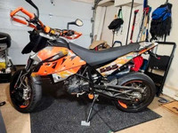 KTM 690 Supermoto