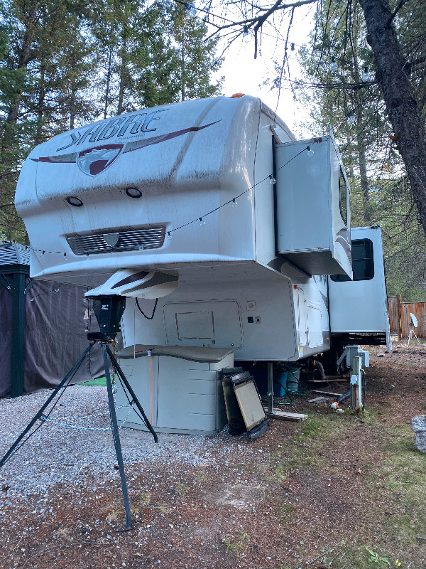 2010 Sabre Palomino  5th wheel trailer in Travel Trailers & Campers in Calgary