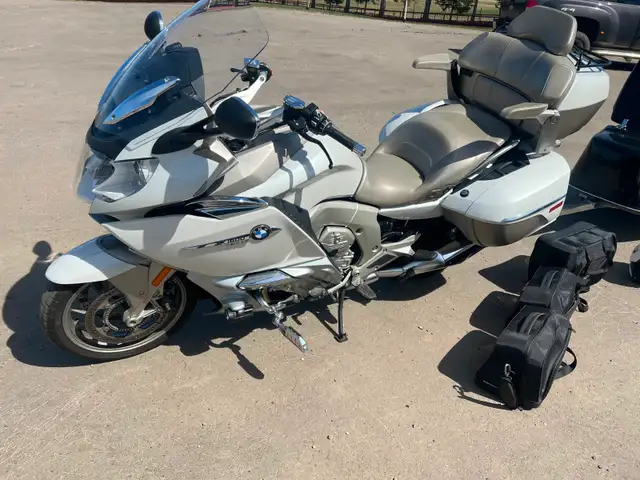 2014 BMW 1600 GTL Exclusive c/w trailer in Sport Touring in Strathcona County - Image 7
