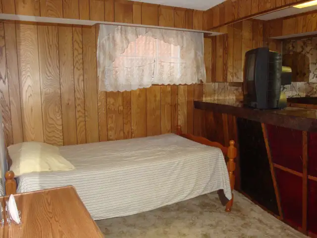 Furnished Room for Rent ASAP in Room Rentals & Roommates in City of Toronto - Image 9
