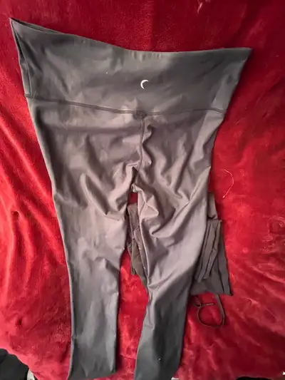These are Zyia Active leggings, perfect for workouts or casual wear. They are in like condition as s...