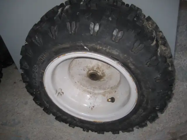 FS: garden hose reeler/storage, bike wheel with tire etc. in Outdoor Tools & Storage in Ottawa - Image 4