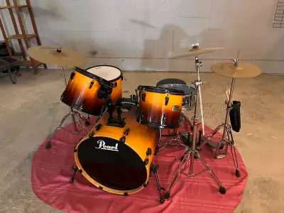Pearl Drum Set with Cymbals, View more