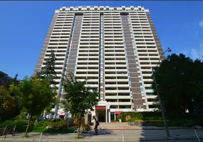 Downtown 1-Bedroom for Female Tenant