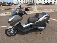 2009 PEUGEOT SATELIS 125cc SCOOTER (LOCATED IN MONCTON)
