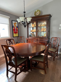 Beautiful Solid Wood Dining Room Suite