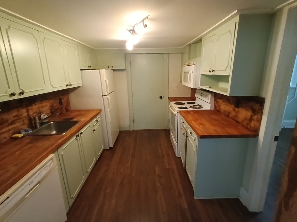 2 Bedroom - Toronto West 5