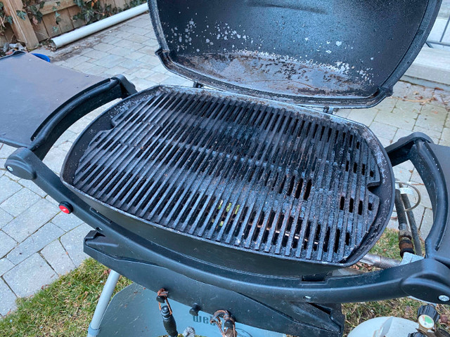 Weber portable BBQ, grill in BBQs & Outdoor Cooking in City of Toronto - Image 3
