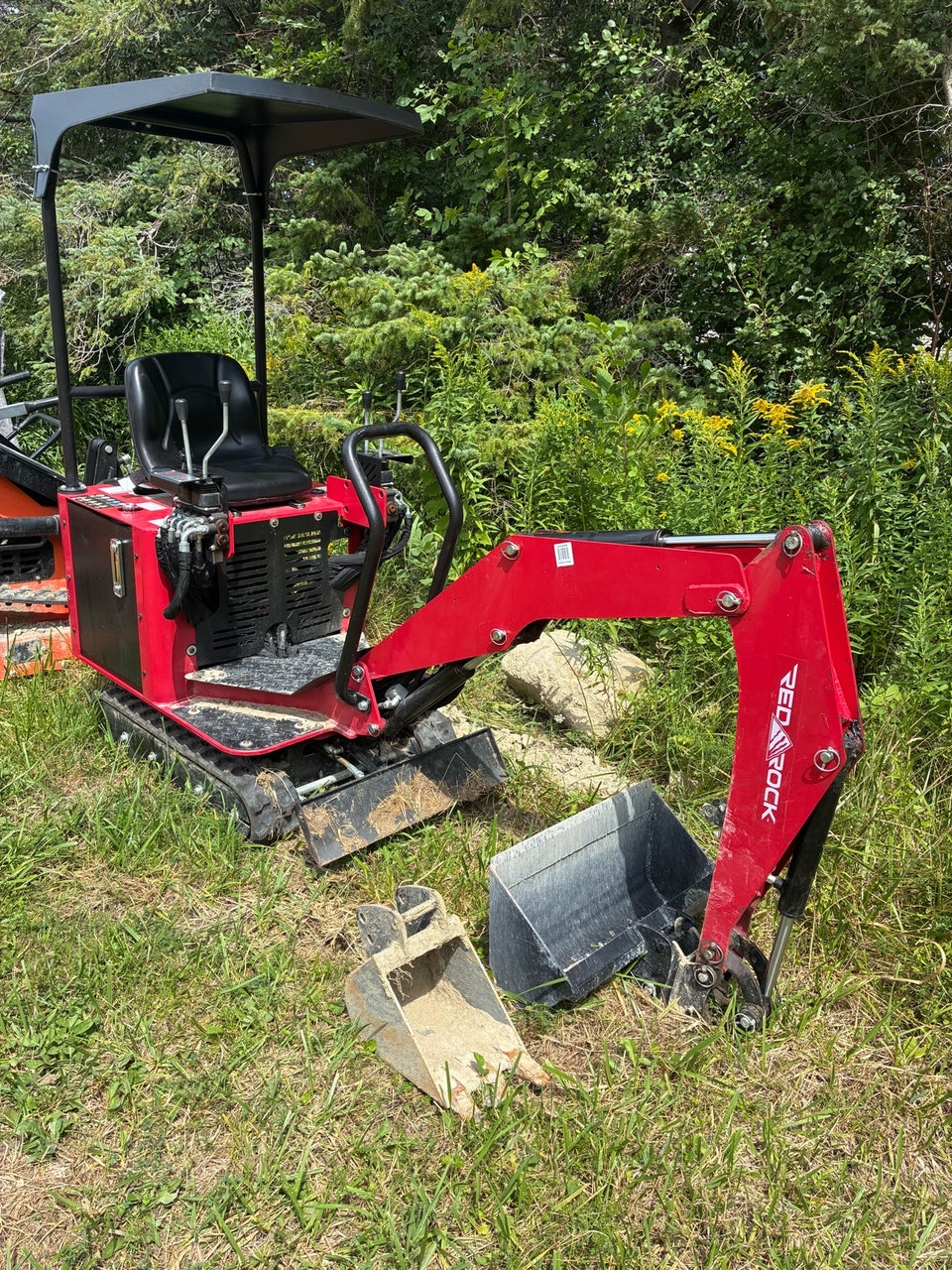 Red rock mini excavator | Heavy Equipment | Trenton | Free local ...