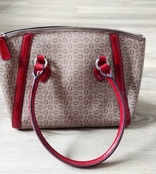 Very useful GUESS handbag Other Barrie Kijiji