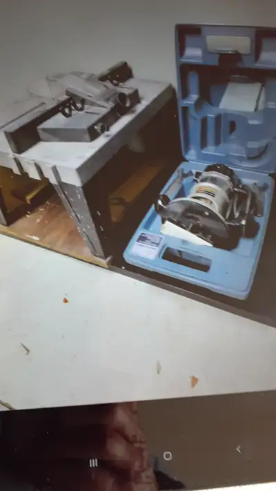 Ensemble de toupie Black&Decker (commercial duty) comprenant: 1 toupie à usage commerciale arbre 1/4...