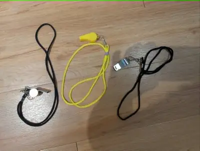 Sifflets d'arbitre avec  corde de suspension, View more