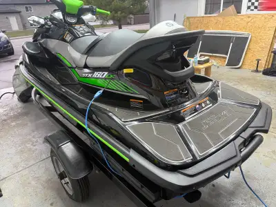 2020 Kawasaki Jet Ski, 160 HP, 3 seater, great condition, very Low hours, 38 hours. Almost brand new...