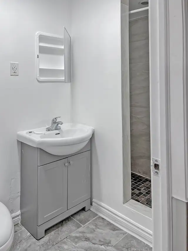 Basement Studio-Bachelor ALL INCL. | Long Term Rentals | Mississauga ...
