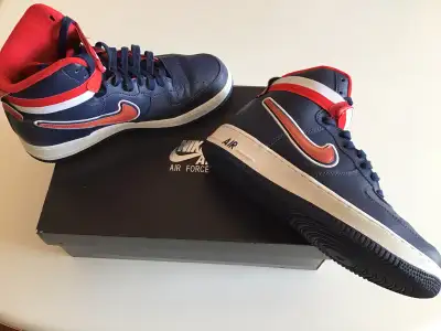 NIKE AIR FORCE 1 High - as new, size 9, View more