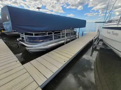 Floe V3400 DC powered boat lift, View more