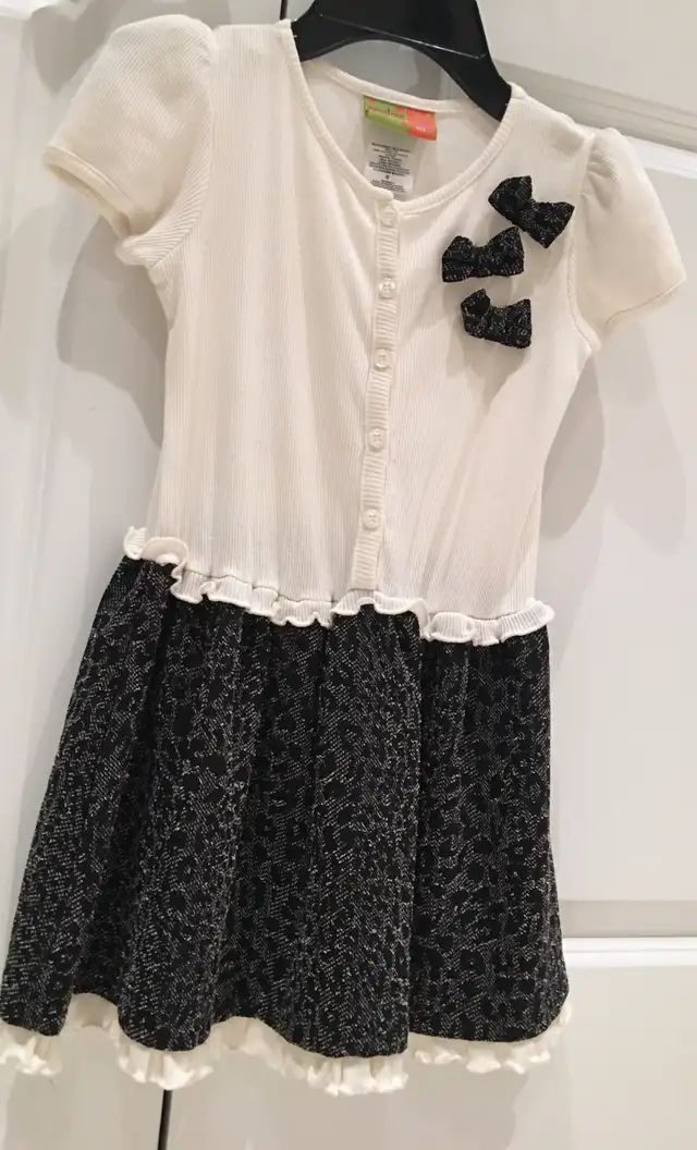 Girls dress size 5 in Clothing - 5T in Kitchener / Waterloo - Image 4