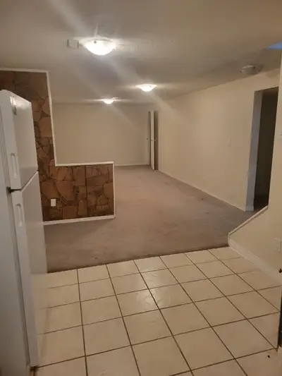 One bedroom basement for rent, separate entrance $900+40% utilities