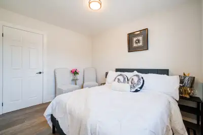 Single Bedroom with Private Washroom, Markham.