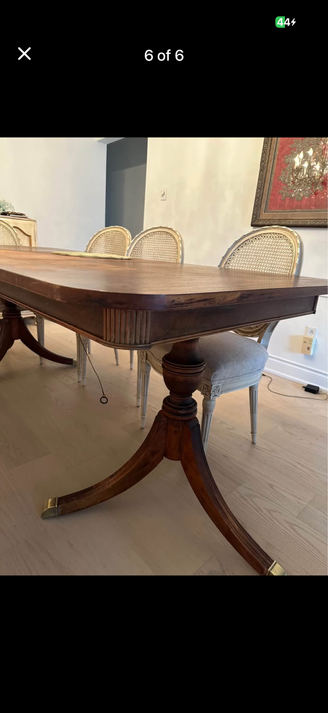 Vintage dining table in Dining Tables & Sets in City of Toronto - Image 5