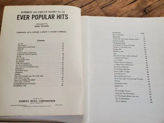 Vintage Organ Music Lot in Pianos & Keyboards in Grande Prairie - Image 3