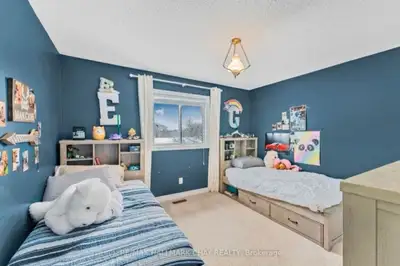 For rent Upper floor Furnished Rooms available on sharing basis for girls prime location bayfield Wa...