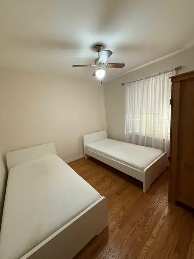 Sharing Room