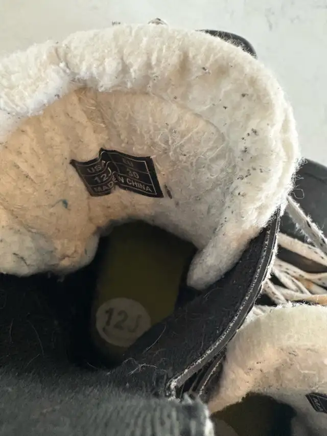 Ccm skates size 12 junior  in Skates & Blades in Guelph - Image 3