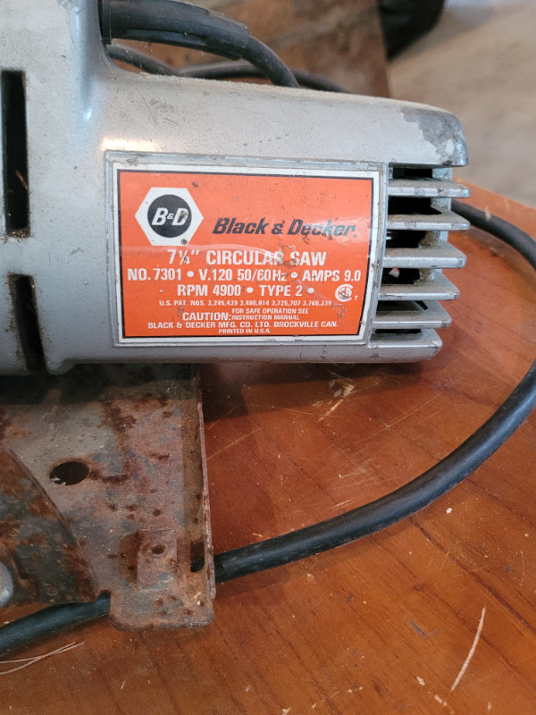 Black and Decker Circular Saw 7 1/4" with blade in Power Tools in North Bay - Image 2